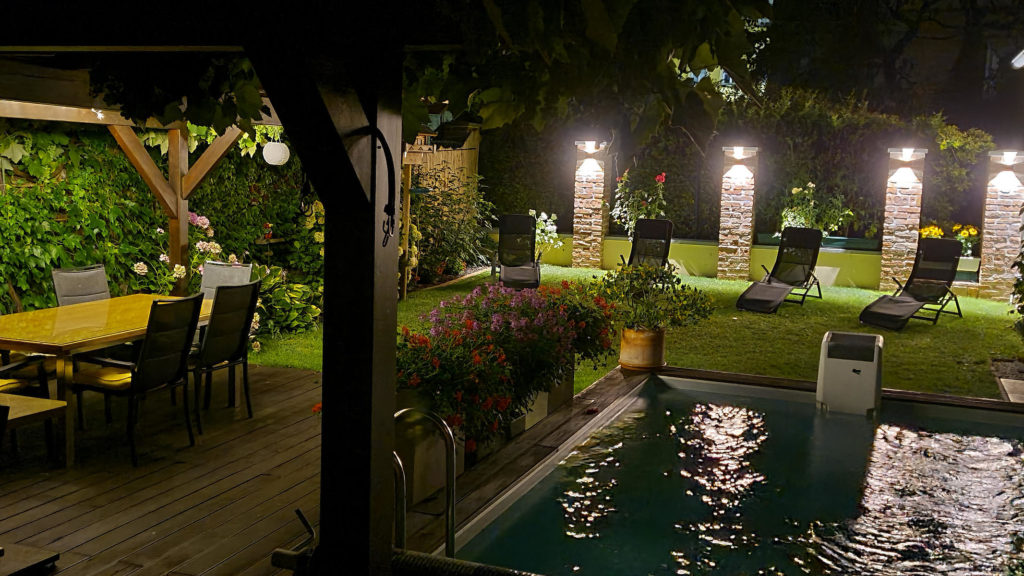 Garten mit Pool bei ruhiger Ferienwohnung in Wien nahe Schönbrunn